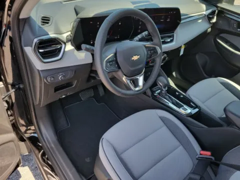 More photos of 2025 Chevrolet TrailBlazer LT at Step One Chevrolet, AL