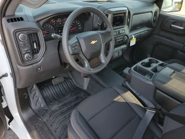 2025 Chevrolet Silverado 1500 photo 2