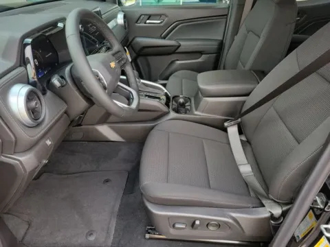 More photos of 2025 Chevrolet Colorado LT at Step One Chevrolet, AL