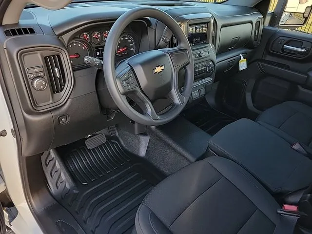 2025 Chevrolet Silverado 2500HD Work Truck photo 2