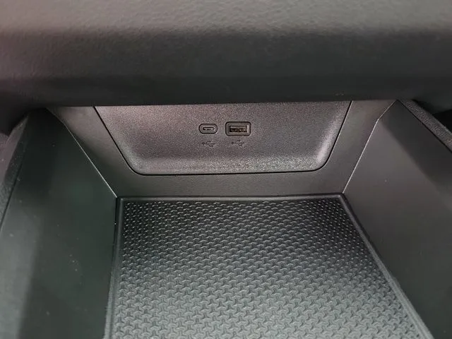 2026 Chevrolet Equinox LT photo 4