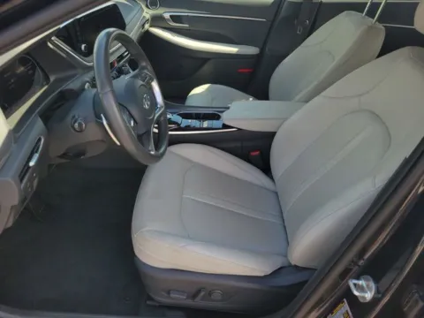 More photos of 2021 Hyundai Sonata Hybrid Limited at Step One Chevrolet, AL