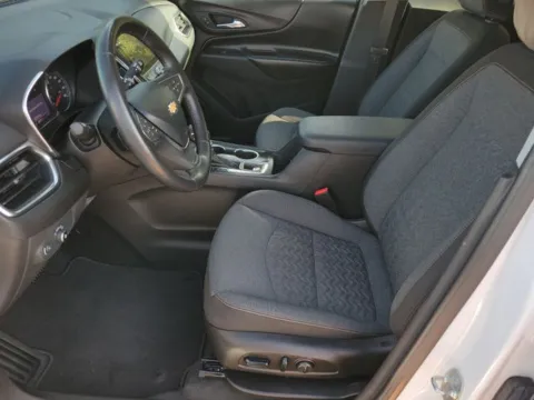 More photos of 2022 Chevrolet Equinox LT at Step One Chevrolet, AL