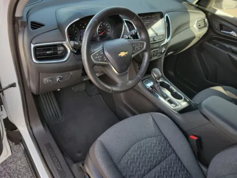 More photos of 2022 Chevrolet Equinox LT at Step One Chevrolet, AL