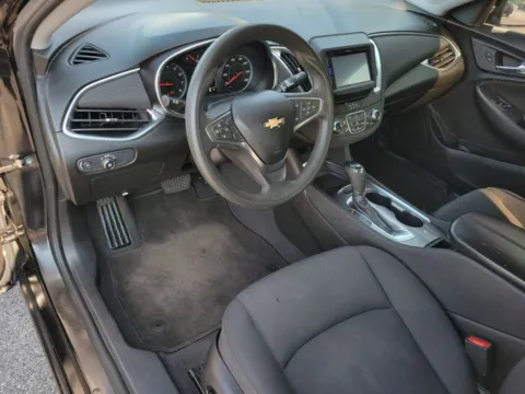 More photos of 2020 Chevrolet Malibu LT at Step One Chevrolet, AL