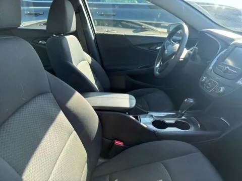 More photos of 2016 Chevrolet Malibu LT at Step One Chevrolet, AL