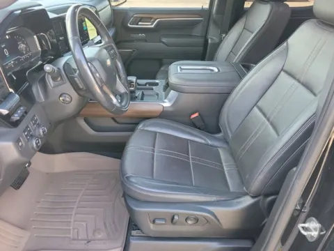 More photos of 2022 Chevrolet Silverado 1500 High Country at Step One Chevrolet, AL