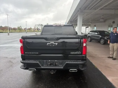 More photos of 2022 Chevrolet Silverado 1500 High Country at Step One Chevrolet, AL