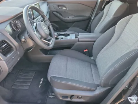 More photos of 2021 Nissan Rogue SV at Step One Chevrolet, AL