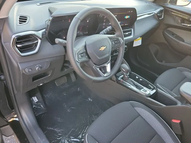 2026 Chevrolet Trailblazer LT photo 2