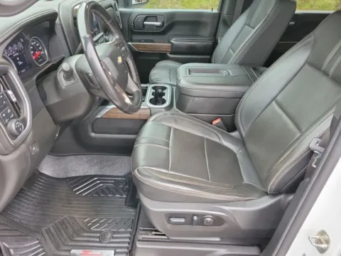 More photos of 2022 Chevrolet Silverado 2500HD High Country at Step One Chevrolet, AL