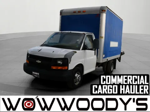 White 2009 Chevrolet Express 3500 for sale in Chillicothe, MO