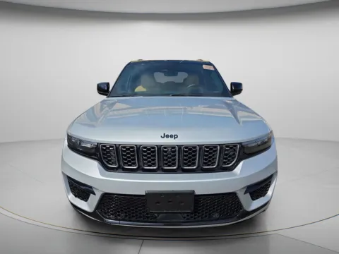 Photos of 2024 Jeep Grand Cherokee 4xe Summit Reserve for sale in Chillicothe, MO at MAG CDJR