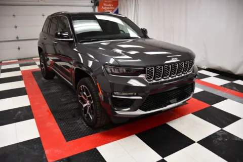 Another view of 2022 Jeep Grand Cherokee 4xe Summit Reserve for sale in Chillicothe, MO at MAG CDJR