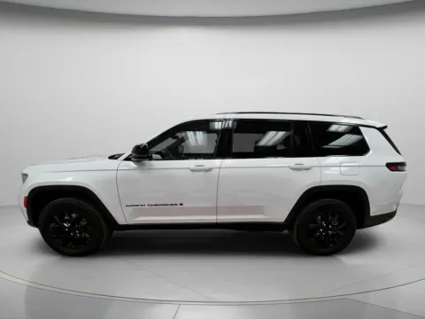More photos of 2025 Jeep Grand Cherokee L Altitude X at MAG CDJR, MO