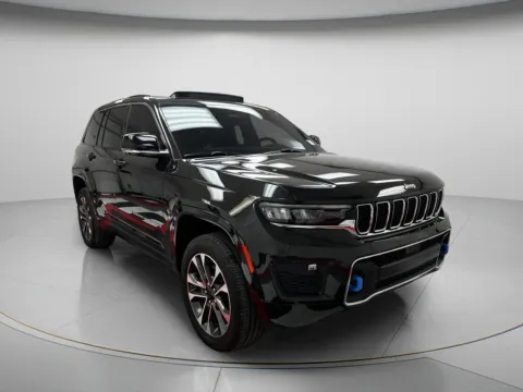 Photos of 2024 Jeep Grand Cherokee 4xe Overland for sale in Chillicothe, MO at MAG CDJR