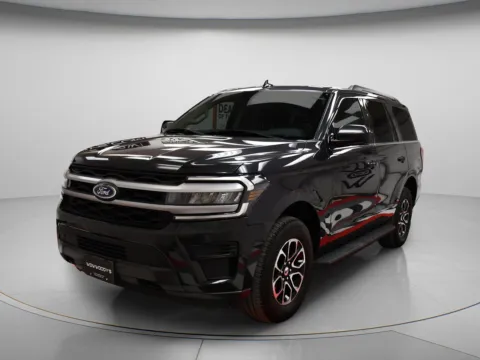 More photos of 2022 Ford Expedition XLT at MAG CDJR, MO