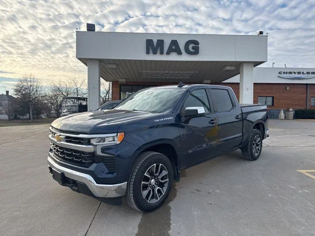 2023 Chevrolet Silverado 1500 LT's photo