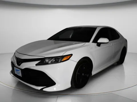 More photos of 2020 Toyota Camry LE at MAG CDJR, MO