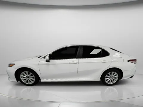 More photos of 2020 Toyota Camry LE at MAG CDJR, MO