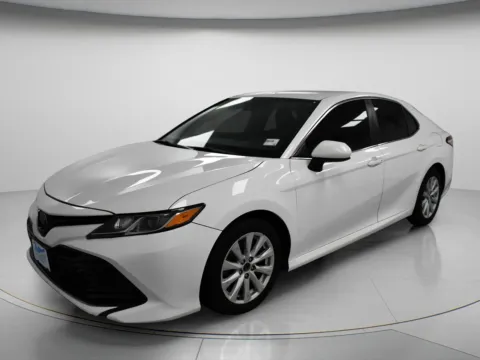 More photos of 2020 Toyota Camry LE at MAG CDJR, MO