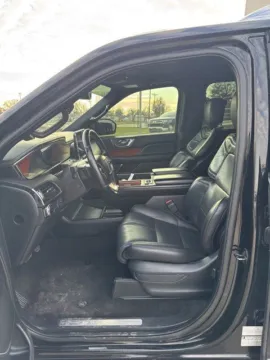 Another view of 2018 Lincoln Navigator Select for sale in Chillicothe, MO at MAG CDJR