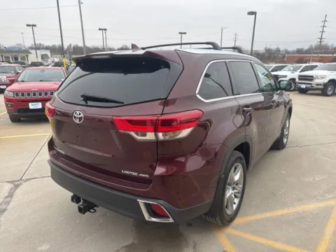 Another view of 2019 Toyota Highlander Limited for sale in Chillicothe, MO at MAG CDJR