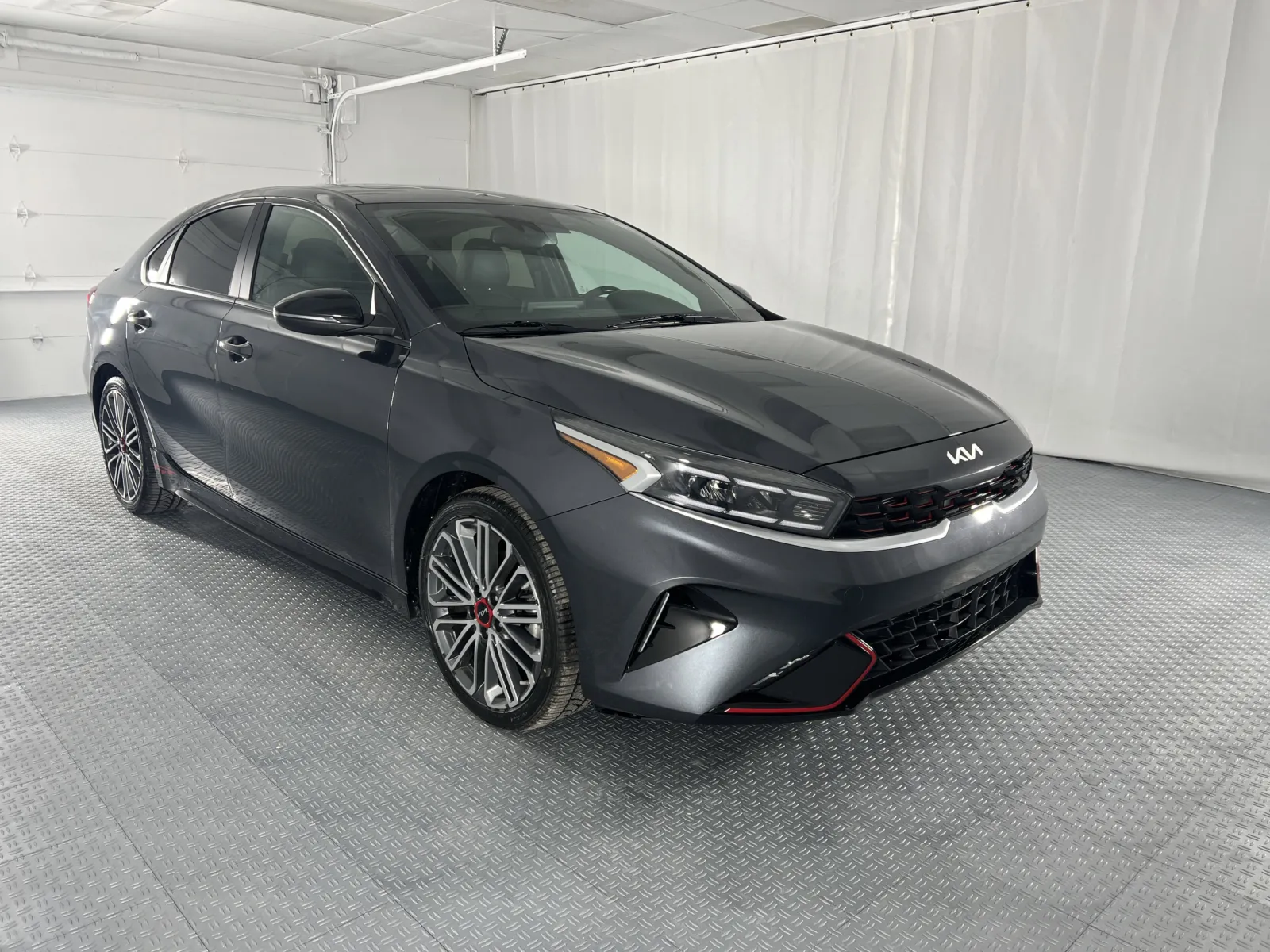 2022 Kia FORTE GT's photo