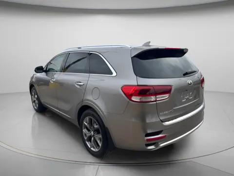 More photos of 2016 Kia Sorento SX at MAG CDJR, MO