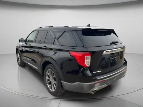More photos of 2022 Ford Explorer Limited at MAG CDJR, MO