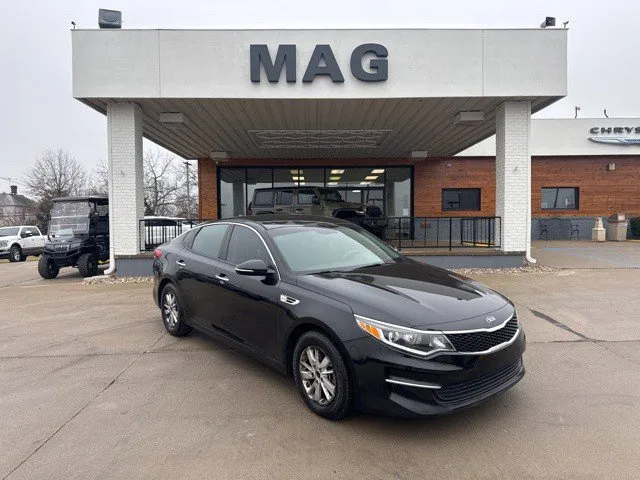 2017 Kia Optima LX's photo