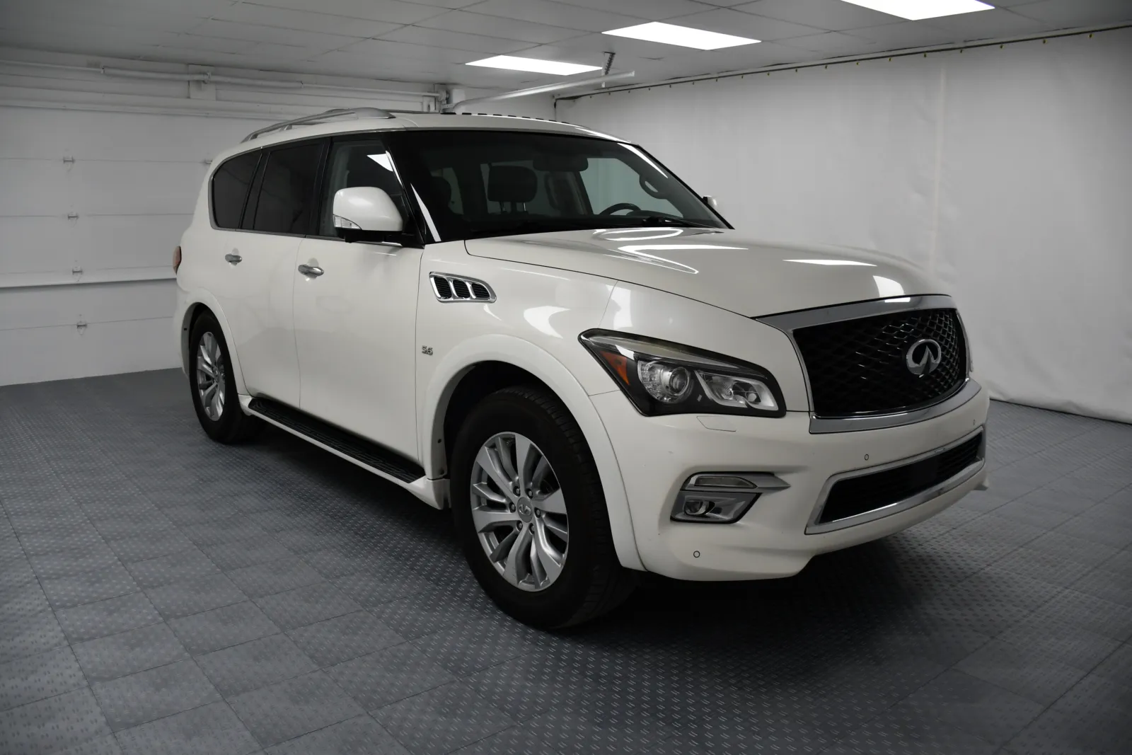 2016 INFINITI QX80 Base's photo