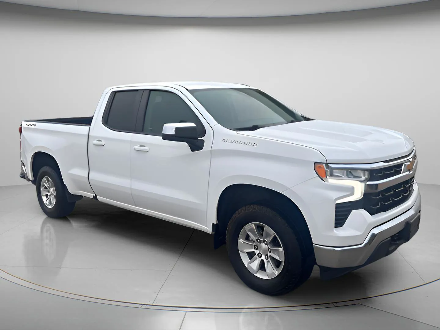 White 2023 Chevrolet Silverado 1500 LT for sale in Chillicothe, MO