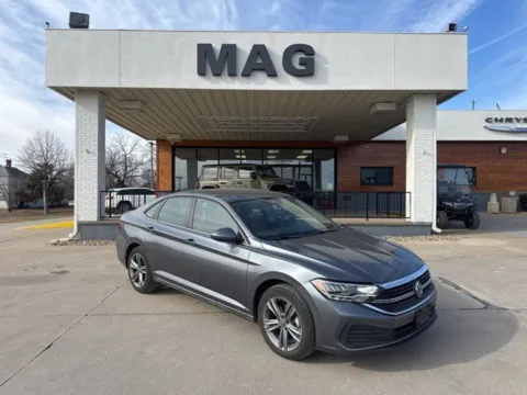 White 2024 Volkswagen Jetta SE for sale in Chillicothe, MO