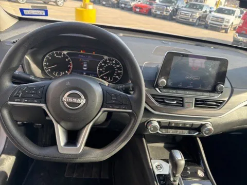 Another view of 2024 Nissan Altima 2.5 SV for sale in Chillicothe, MO at MAG CDJR