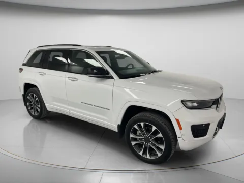 Photos of 2023 Jeep Grand Cherokee Overland for sale in Chillicothe, MO at MAG CDJR