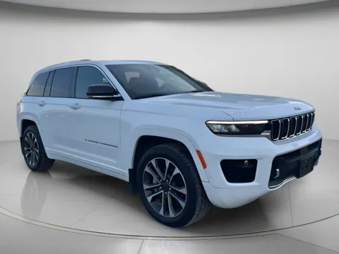 White 2023 Jeep Grand Cherokee Overland for sale in Chillicothe, MO