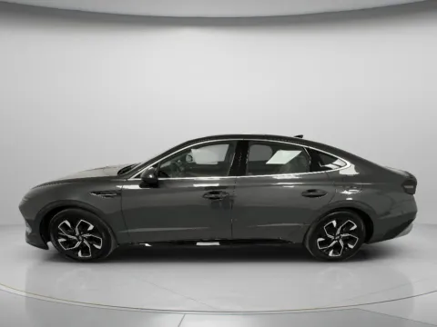 More photos of 2025 Hyundai Sonata SEL at MAG CDJR, MO