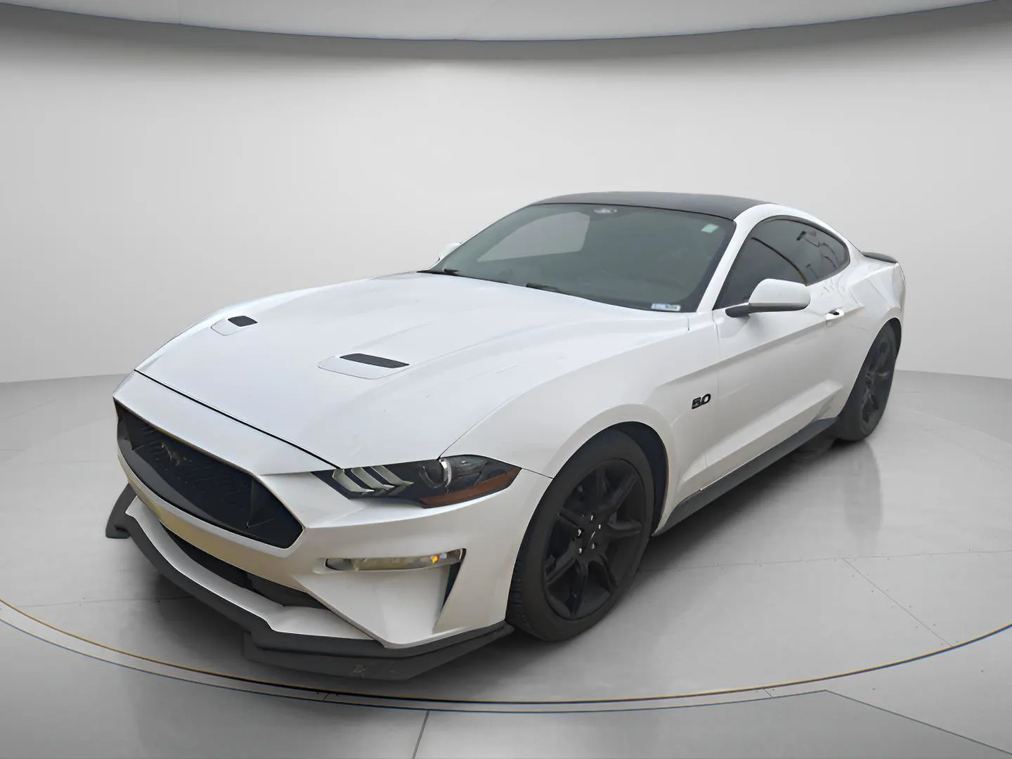 White 2019 Ford Mustang GT Fastback for sale in Chillicothe, MO