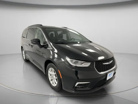 Another view of 2022 Chrysler Pacifica Touring L for sale in Chillicothe, MO at MAG CDJR