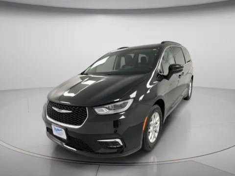 More photos of 2022 Chrysler Pacifica Touring L at MAG CDJR, MO