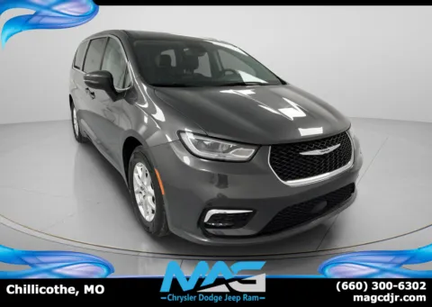 Gray 2023 Chrysler Pacifica Touring L for sale in Chillicothe, MO