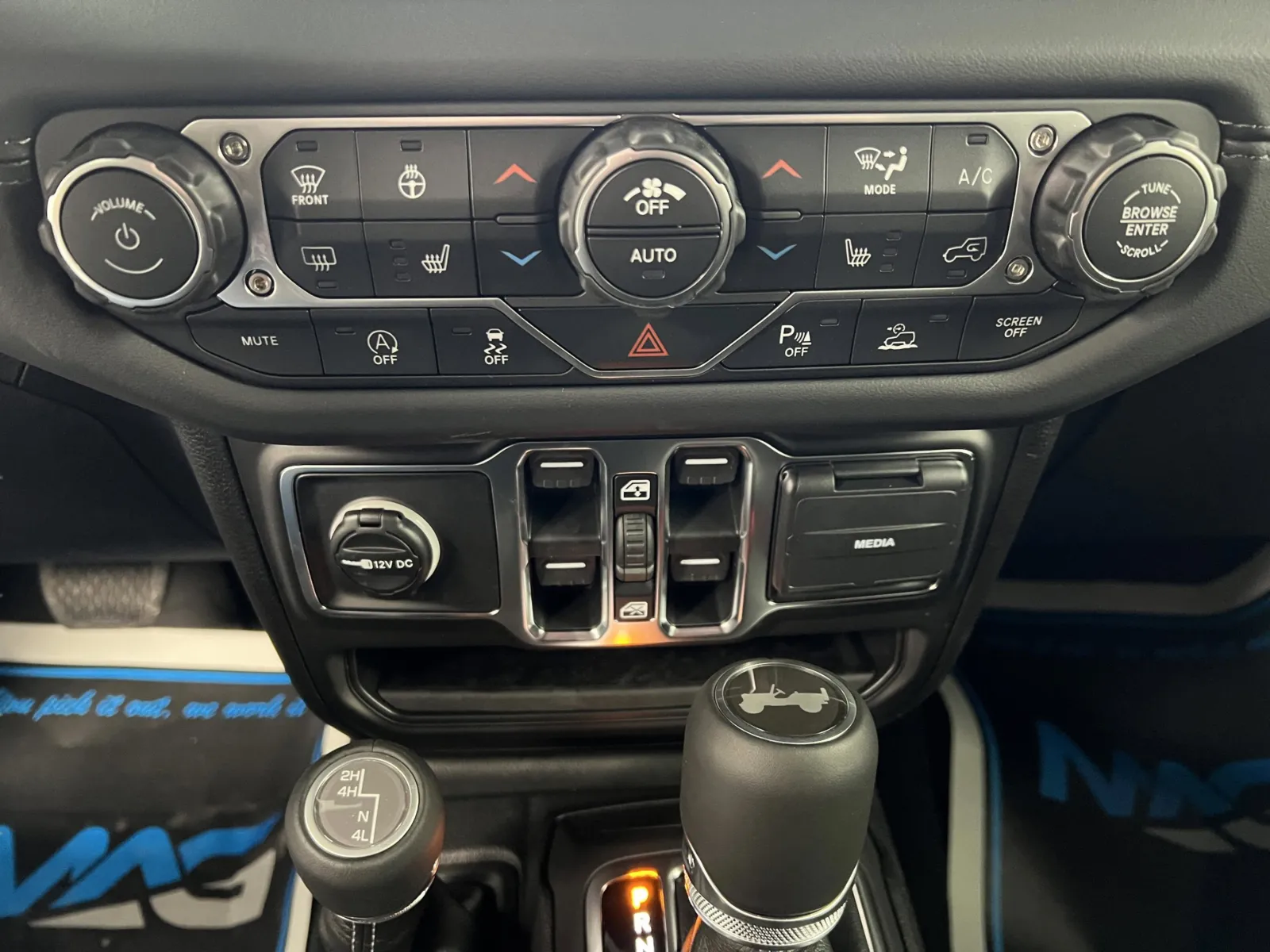 2026 Jeep Wrangler 4-Door Sahara - Photo 19