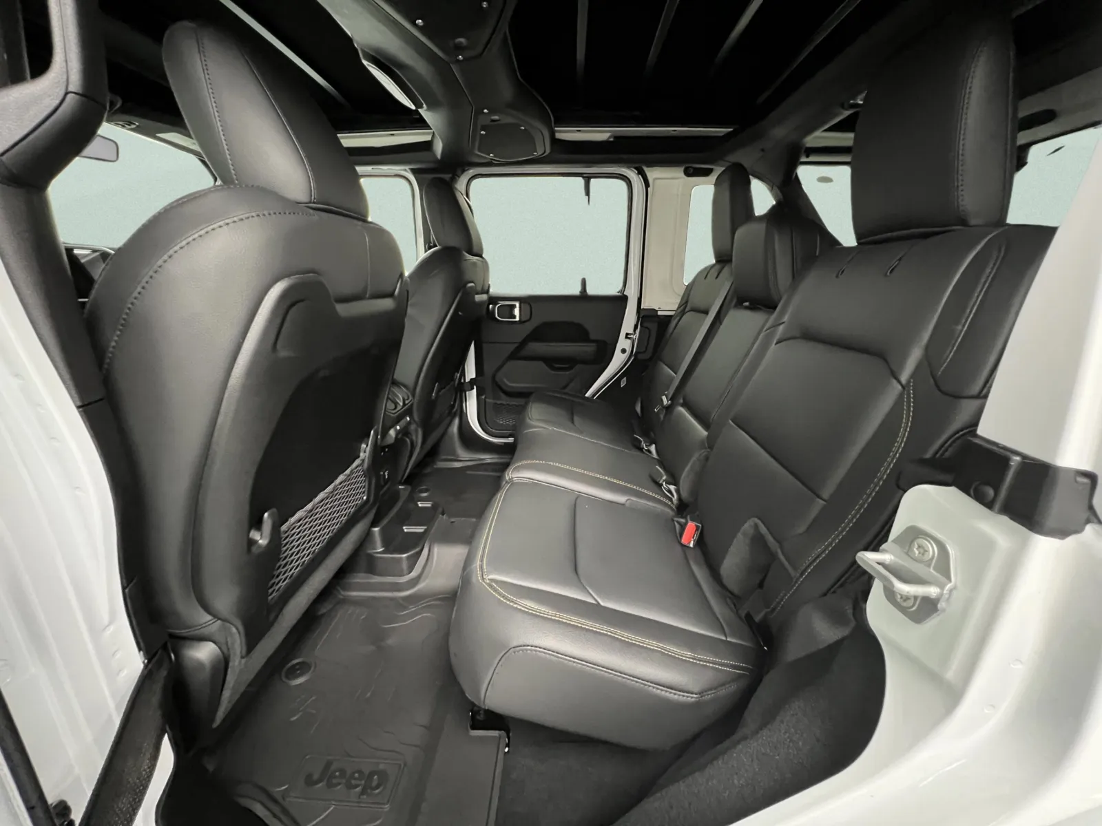 2026 Jeep Wrangler 4-Door Sahara - Photo 28