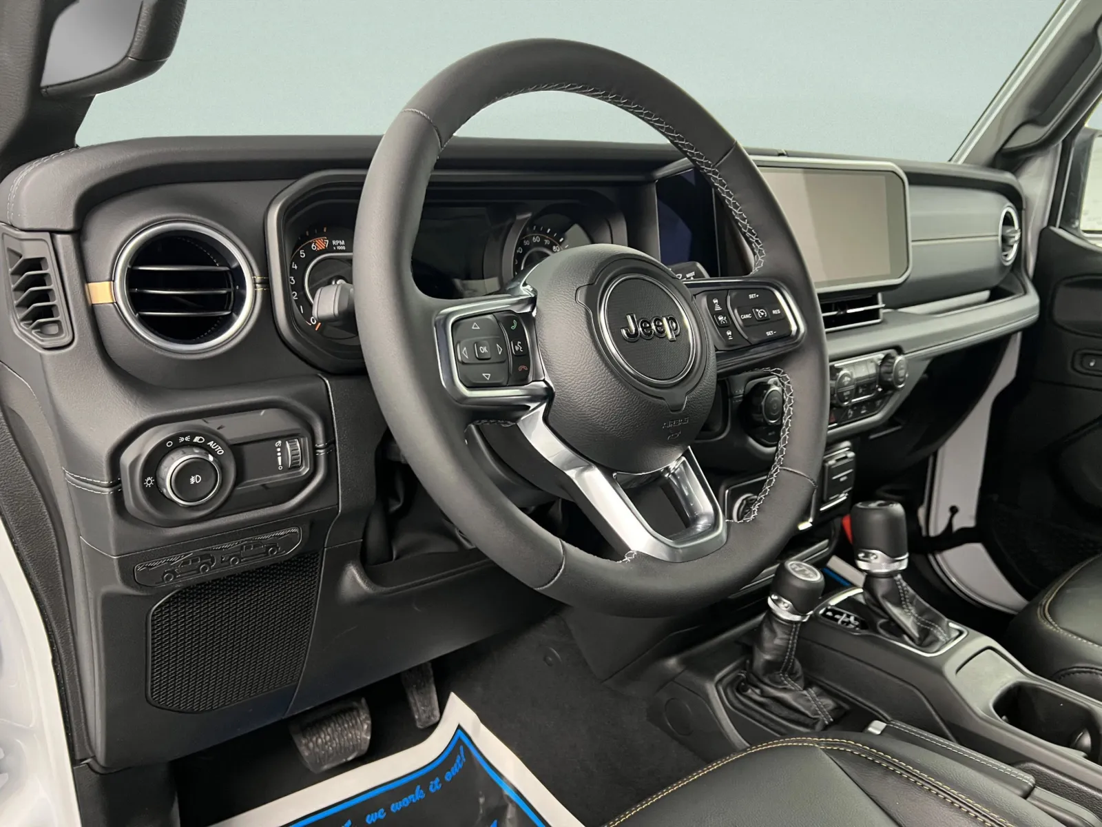 2026 Jeep Wrangler 4-Door Sahara - Photo 12