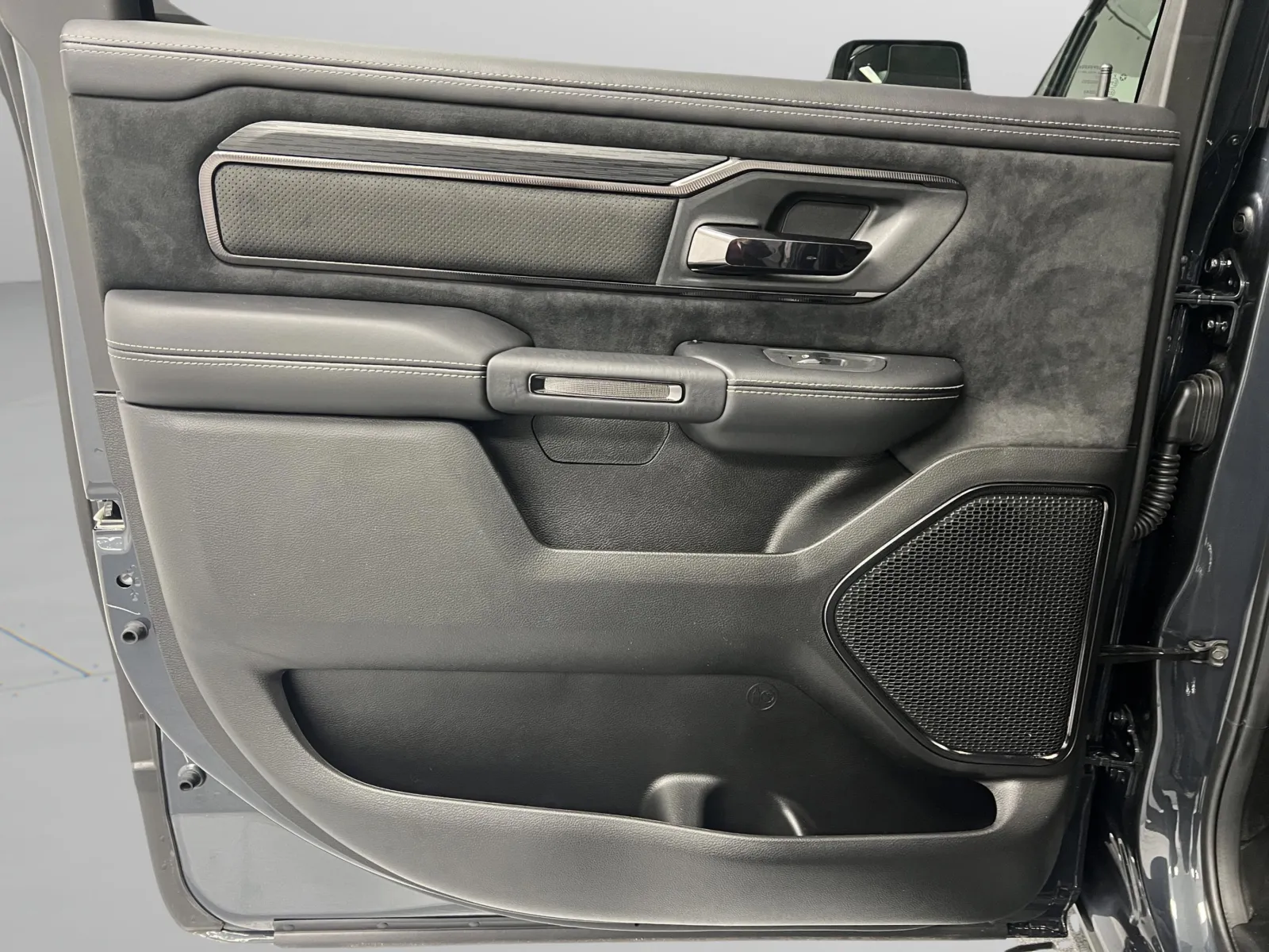 2026 RAM 1500 RHO - Photo 30