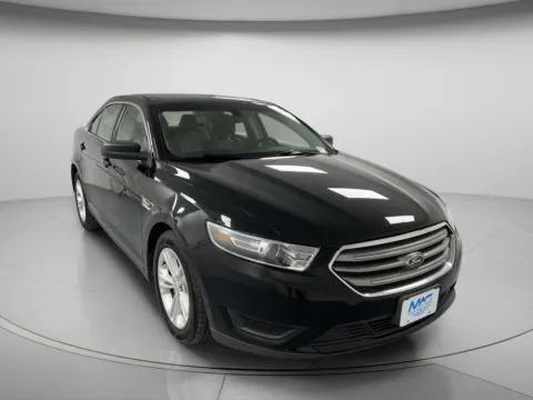 Photos of 2016 Ford Taurus SE for sale in Chillicothe, MO at MAG CDJR