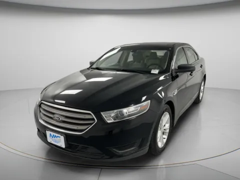 More photos of 2016 Ford Taurus SE at MAG CDJR, MO