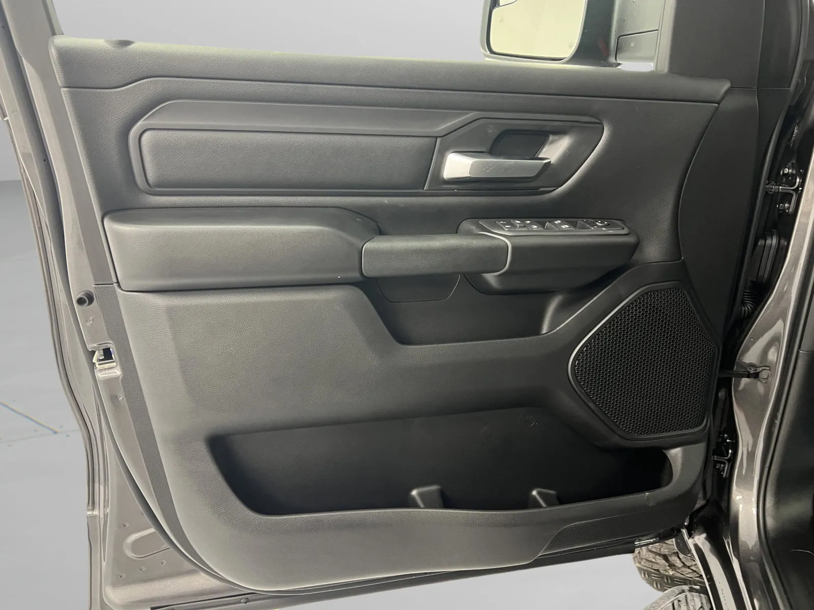 2026 RAM 1500 Warlock - Photo 14