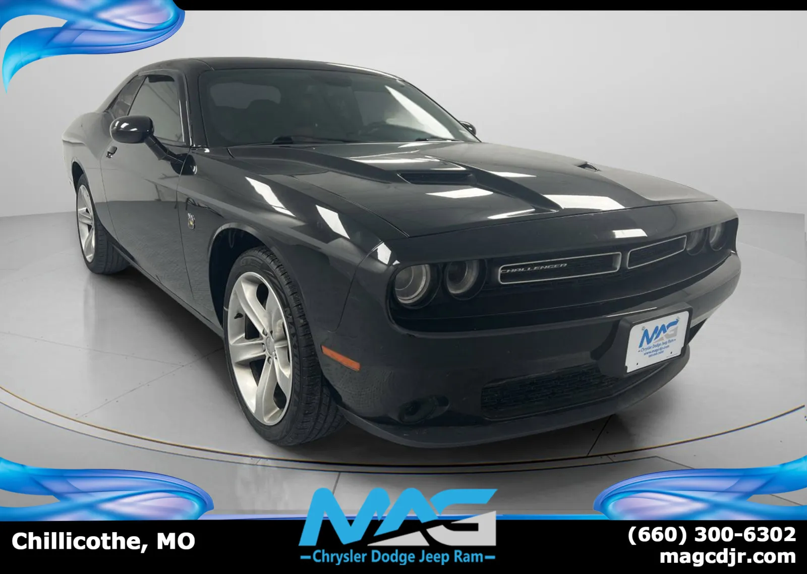 2015 Dodge Challenger SXT's photo